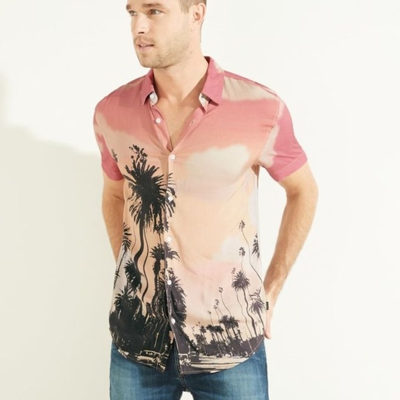 New GUESS Eco Rayon Resort Palm Shirt - Picture 1 of 5